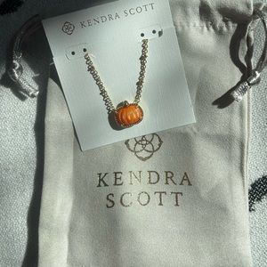 Kendra Scott NWT Pumpkin Gold Short Pendant Necklace In Orange Mother-of-Pearl